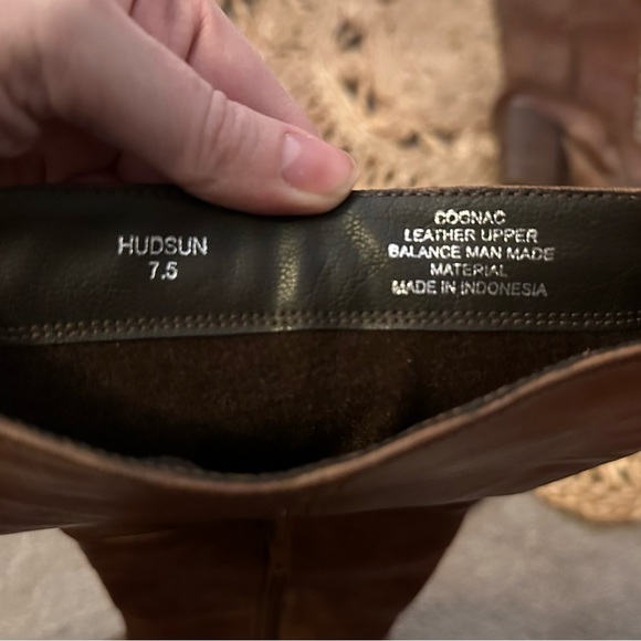 Steve Madden Hudsun Cognac Leather Knee High Heeled Boots Size 7.5 Like New! - Picture 5 of 8